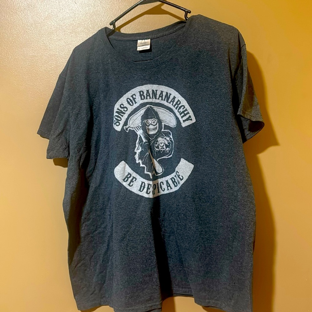 Gildan size 2X Minions Tee
